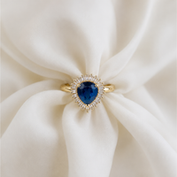 1 Carat Royal Blue Stone Gold Ring